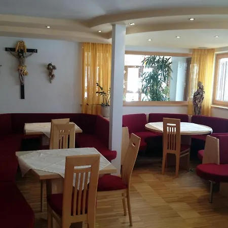 Wallnoefer Konukevi 3*